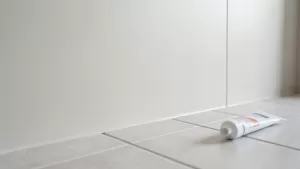 Jak kleić panele winylowe na ścianę