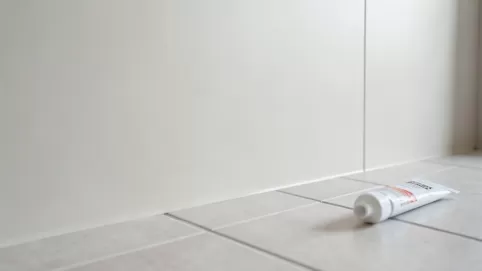 Jak kleić panele winylowe na ścianę