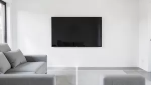 Na jakiej wysokości telewizor 55 cali na ścianie