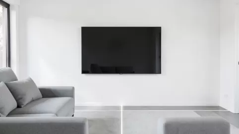 Na jakiej wysokości telewizor 55 cali na ścianie